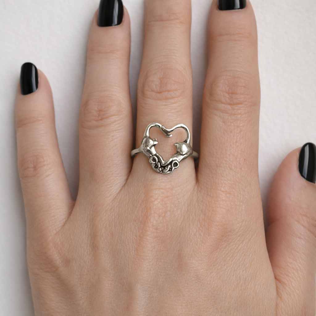Rats in Love Heart Ring - Image 2